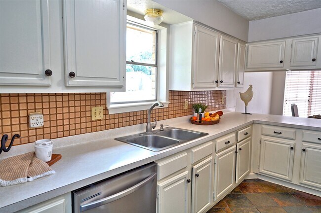 Photo - 11203 Verlaine Dr