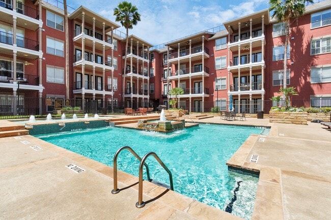 Building Photo - 2400 McCue Rd Unit 113