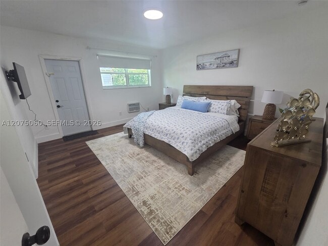 Photo - 7725 Carlyle Ave Unit 2
