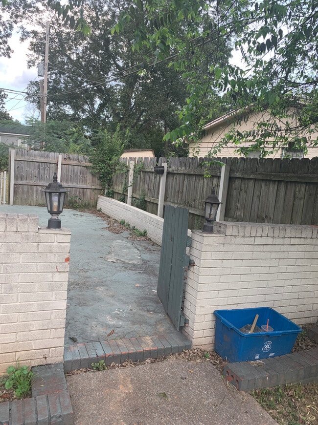 Photo - 1618 Hampton Rd NW