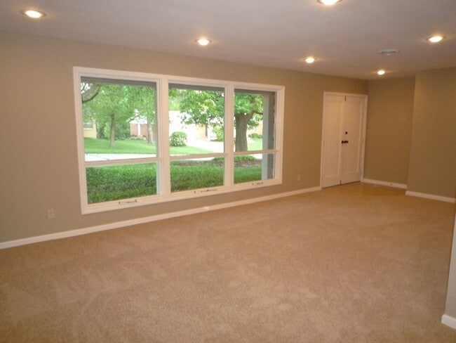 Photo - Spacious 3BR/2BA Ranch Home with 1,734 Sq.Ft. and a 2-Car Garage in a Great Neighborhood Close to...