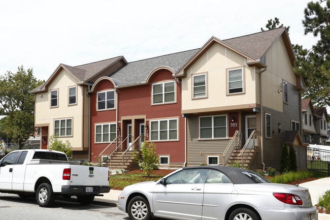 Photo - Madison Park Village III