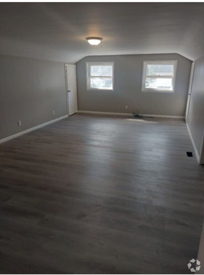 Building Photo - 106 E North St Unit #2 /UP Rental