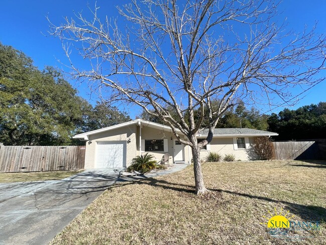 Building Photo - Gorgeous 3 Bedroom Home in Shalimar!