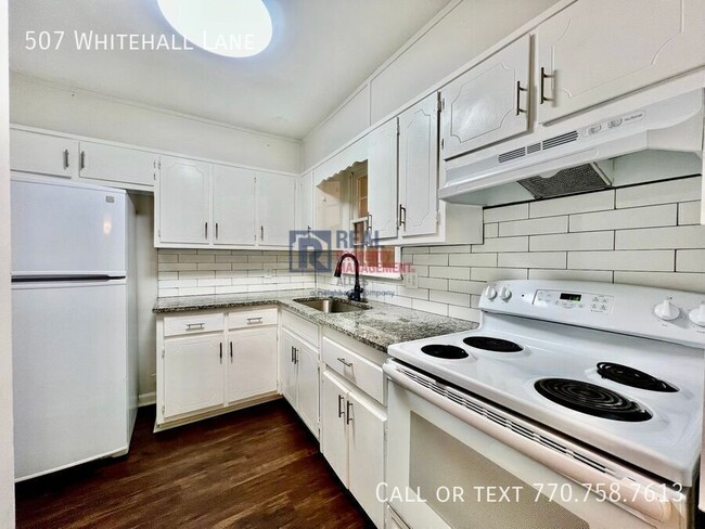 Photo - 507 Whitehall Ln