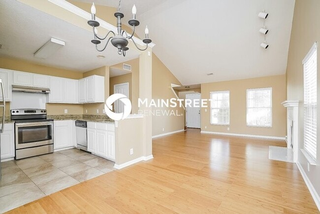 Photo - 3 Bedroom Pet-Friendly Home in Madison, TN with Main Street Renewal