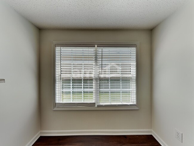 Photo - 112 Charlotte Ct