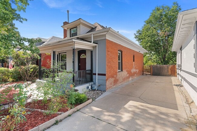 Photo - Available NOW! 3 Bedroom 1 Bath Home in Denver!