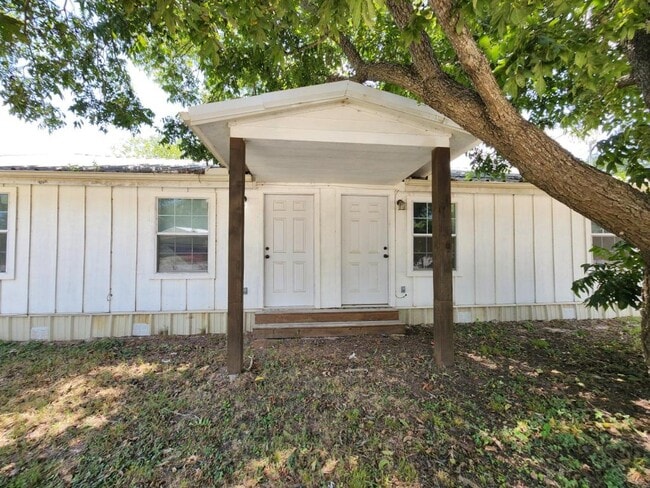 Building Photo - 1301 W 14th St Rental