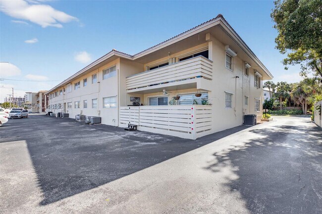 Photo - 371 SW 8th St Unit 2C