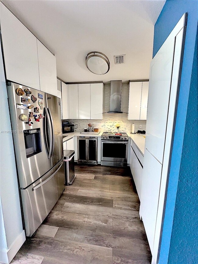 Photo - 6761 NW 182nd St Unidad 103