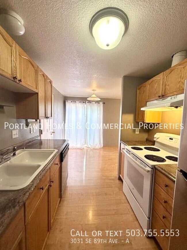 2Bedroom Townhomestyle Duplex, Near Tran... Unit A Portland, OR