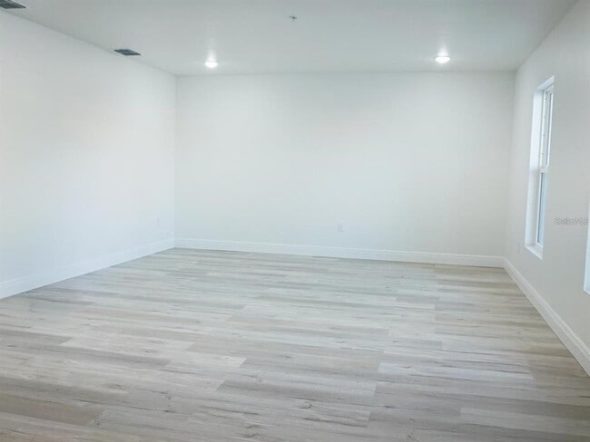 2201 Conway Dr Unit 203