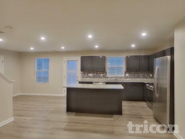 Photo - 110 Weymouth Ave