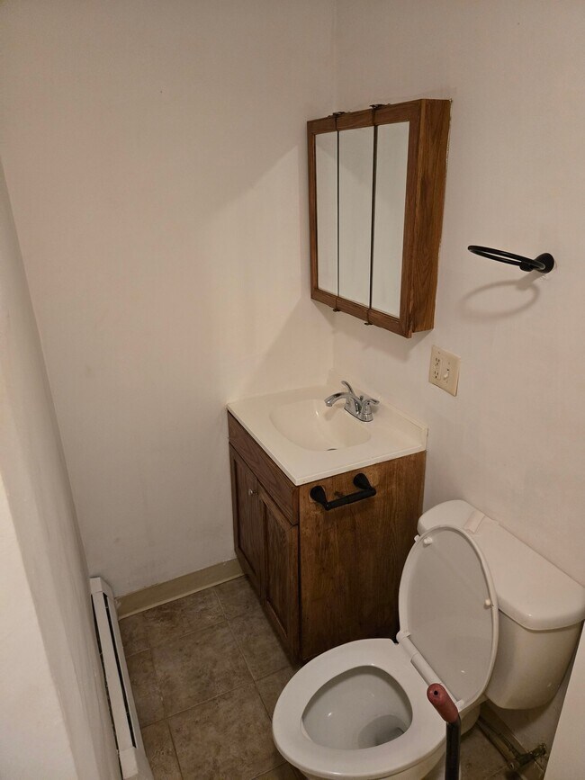 Photo - 216 Broad St