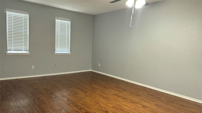 Photo - 7925 Grove Ridge Dr