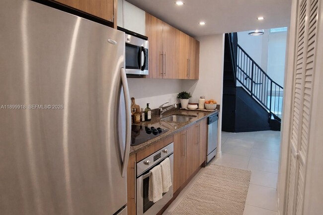 Photo - 300 S Biscayne Blvd Unit L-1004