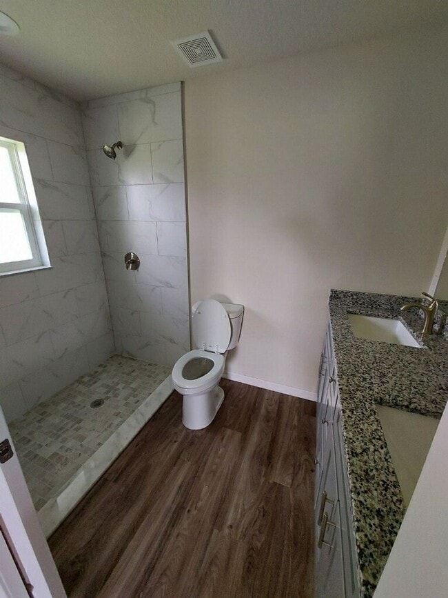 Photo - 120 N Cunningham Ave