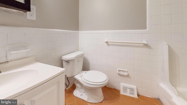 Photo - 2037 Beyer Ave Unit 1ST FLOOR