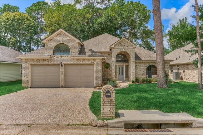 Building Photo - 13707 Fountainview Dr