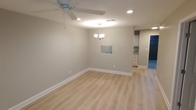 Photo - Remodeled 1 Bed 1 bath Condo Near Campus