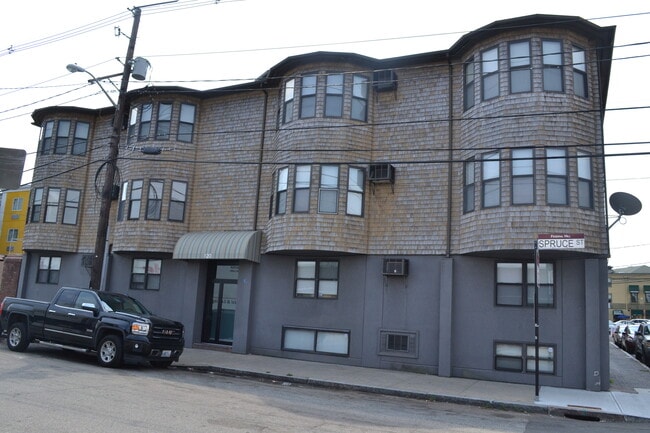 120 Spruce St Unidad 7
