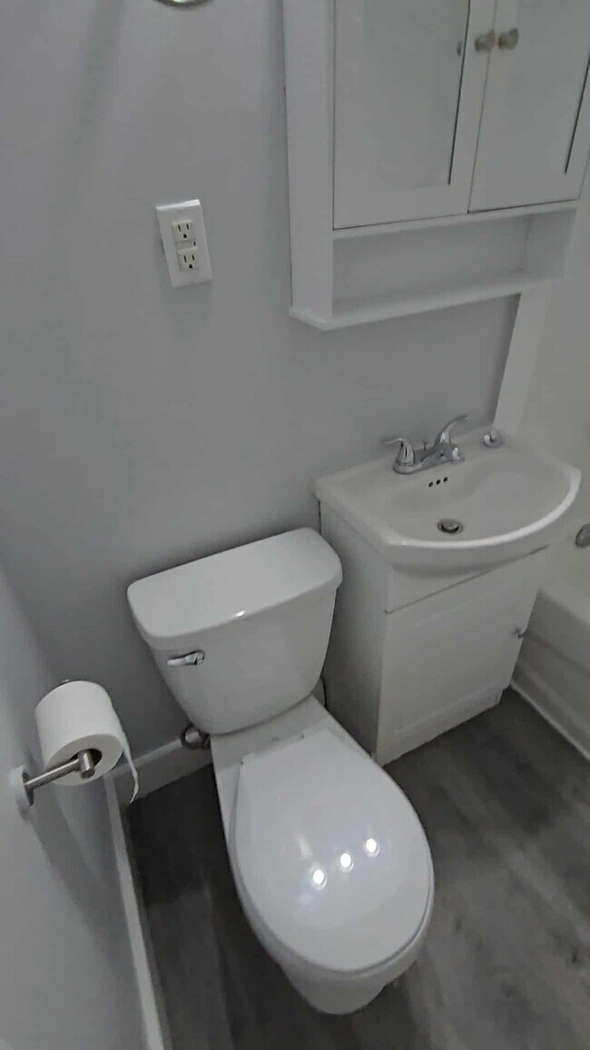 Photo - 570 Ellice Ave Unit A6