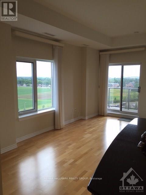 Photo - 314 Central Park Dr Unité 1010