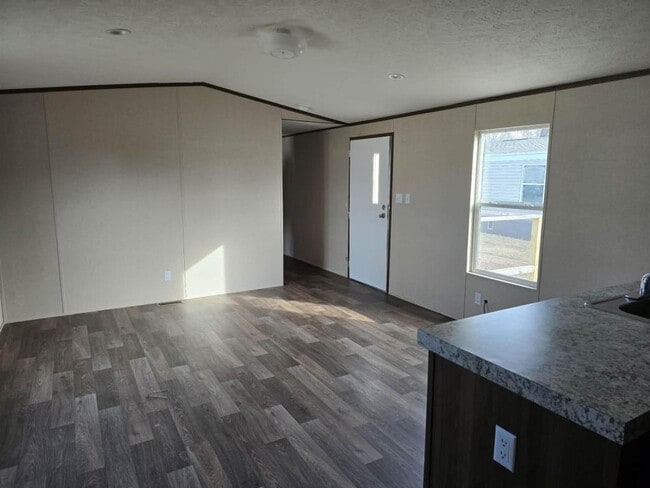 Photo - 814 S Kern Ave