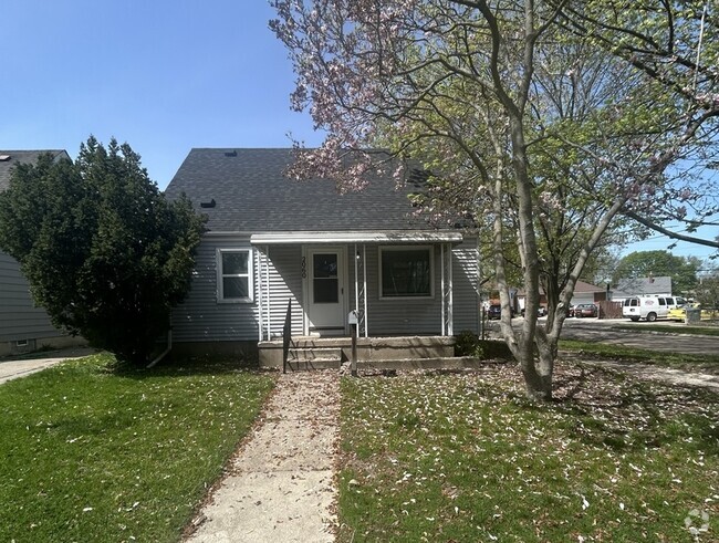 Building Photo - 2060 Champaign Rd Rental