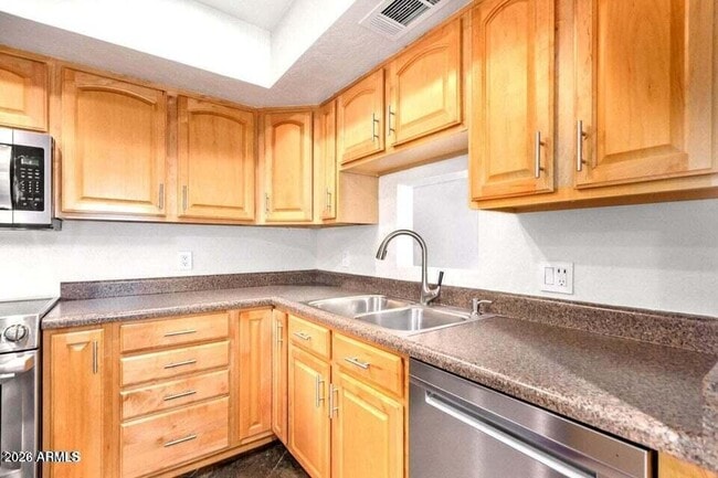 Photo - 1530 S River Dr