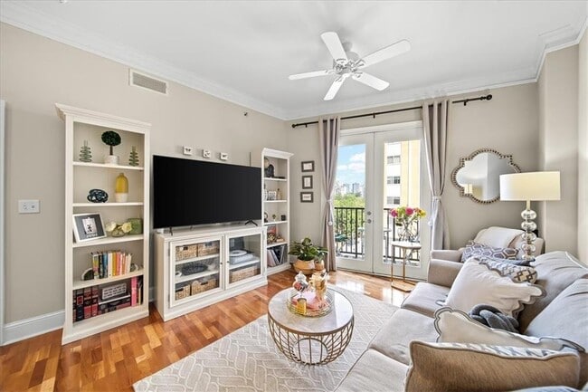 Building Photo - 2277 Peachtree Rd NE Unit 811