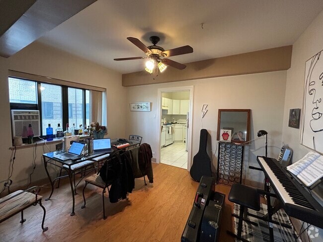 Building Photo - 5056 N Marine Dr Unit A5 Rental