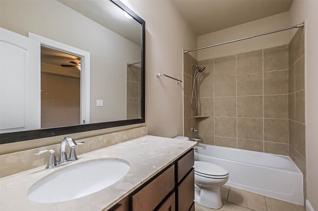 Photo - 6011 Kansas St