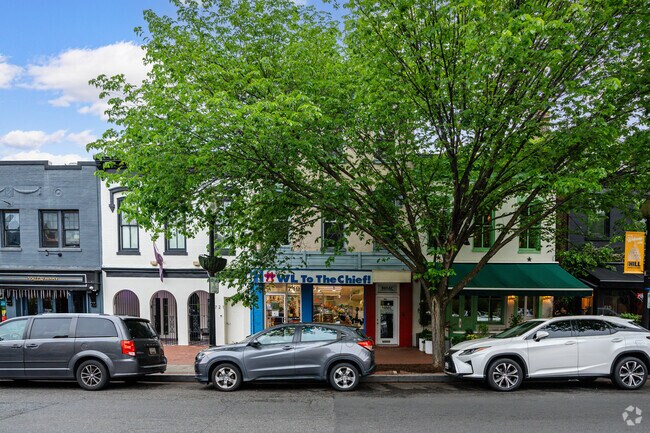 733 8th St SE