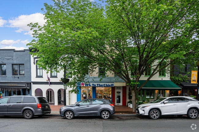 733 8th St SE - 733 8th St SE