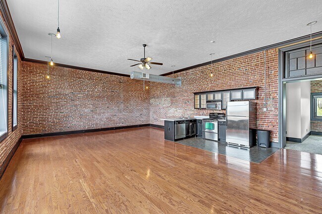 Photo - 217 E Deaderick St