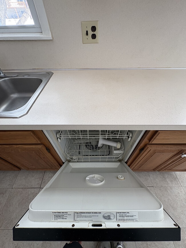 Dishwasher - 133 Monroe St Unit C