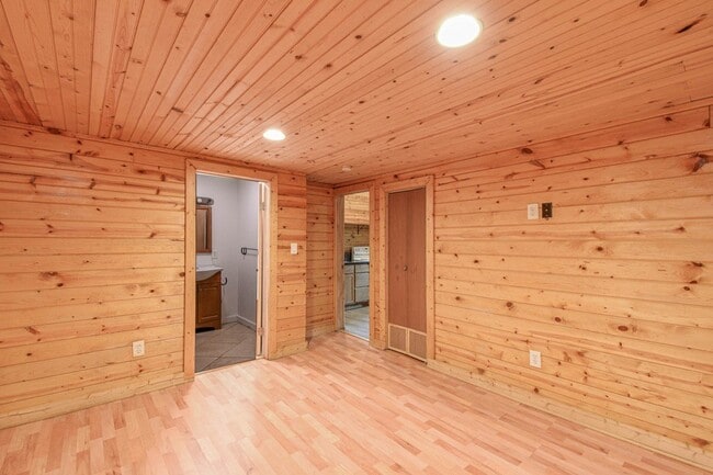 Photo - 20011 Parkway Ln