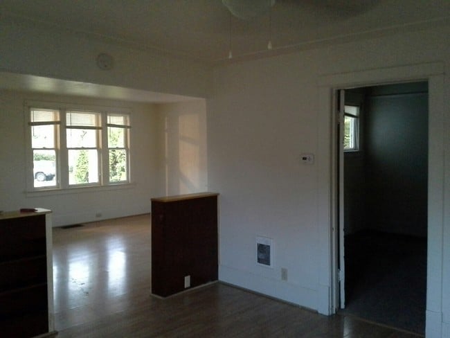 Photo - 770 Cottage St NE