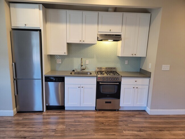 Photo - 575 56th St Unidad 1