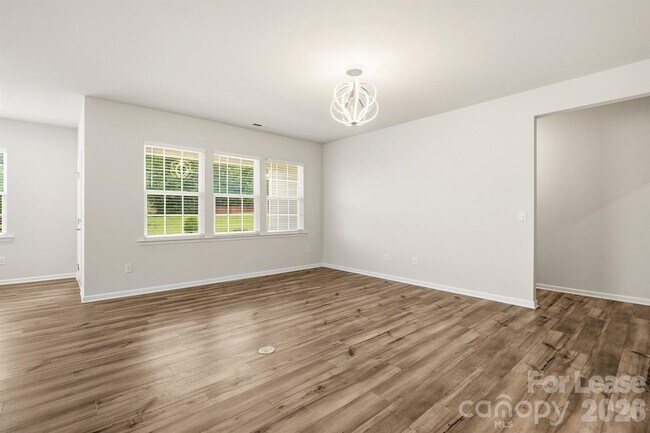 Photo - 162 White Apple Wy