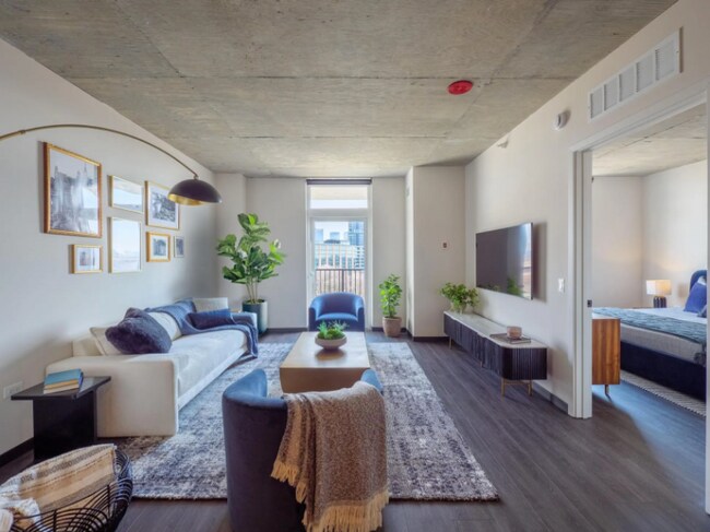 Building Photo - 1645 W Ogden Ave