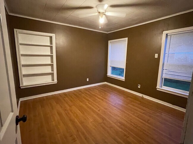 Photo - 605 E Main St