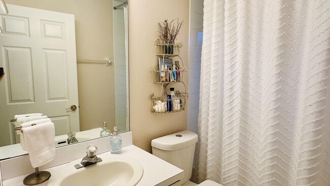 Photo - 1592 Carriage Brooke Dr