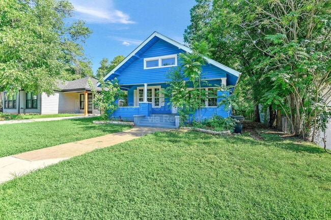 Photo - 105 W Morton St