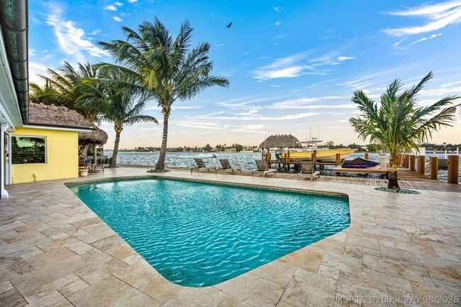 Photo - 844 East Dr