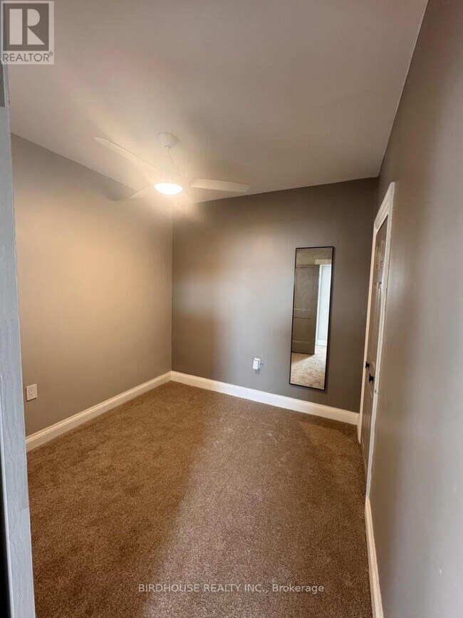 Photo - 134 Kent St W Unité 1