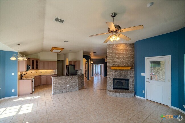 Building Photo - 511 Cowhand Dr Rental