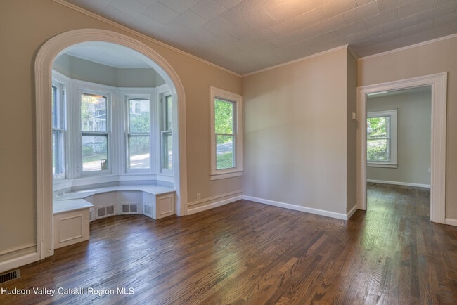 Photo - 186 2nd St